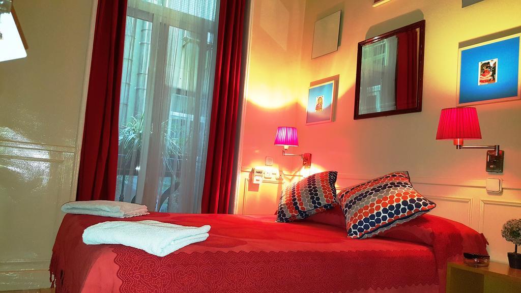 Hostal La Fontana Madrid Exteriör bild