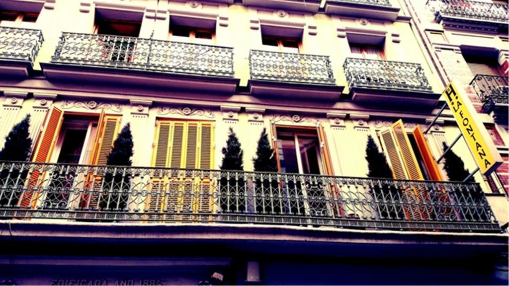 Hostal La Fontana Madrid Exteriör bild